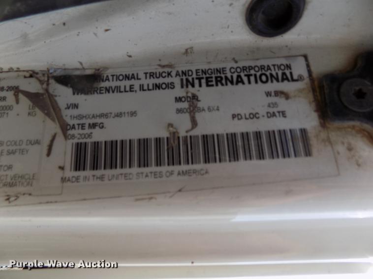 image for item DB9041 2007 International 8600 semi truck