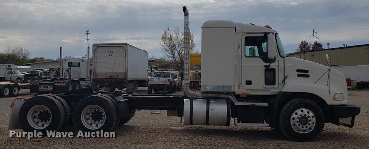 image for item DB9430 2008 Mack CXU semi truck