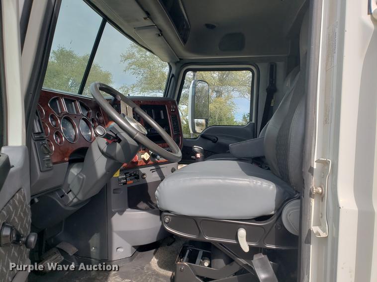 image for item DB9430 2008 Mack CXU semi truck