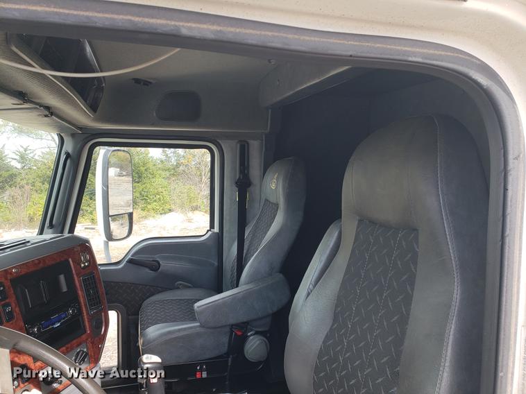 image for item DB9430 2008 Mack CXU semi truck