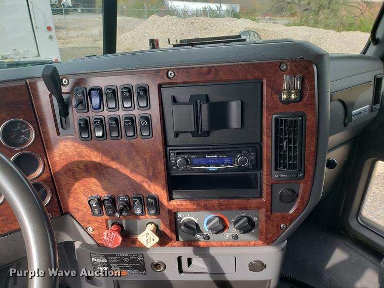 image for item DB9430 2008 Mack CXU semi truck