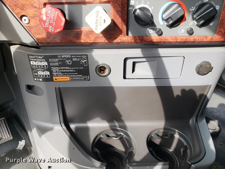 image for item DB9430 2008 Mack CXU semi truck