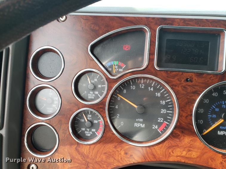 image for item DB9430 2008 Mack CXU semi truck