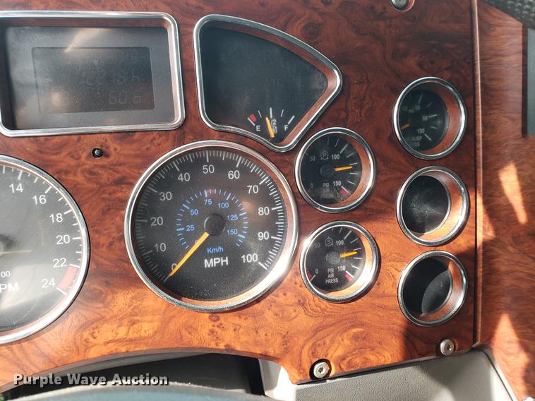 image for item DB9430 2008 Mack CXU semi truck