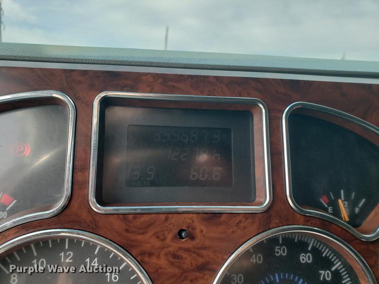 image for item DB9430 2008 Mack CXU semi truck