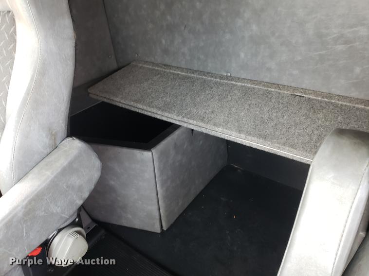 image for item DB9430 2008 Mack CXU semi truck