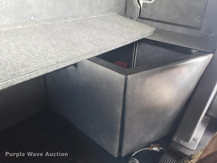 image for item DB9430 2008 Mack CXU semi truck