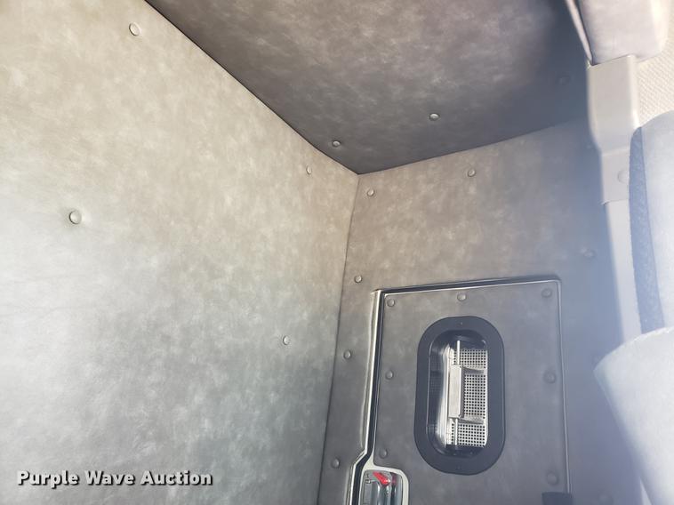 image for item DB9430 2008 Mack CXU semi truck