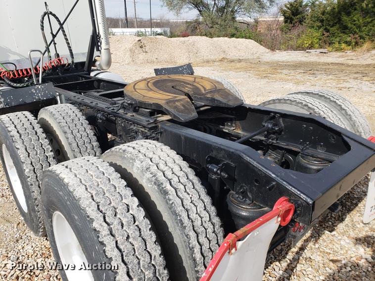 image for item DB9430 2008 Mack CXU semi truck