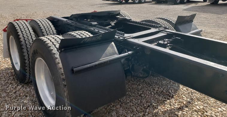 image for item DB9430 2008 Mack CXU semi truck