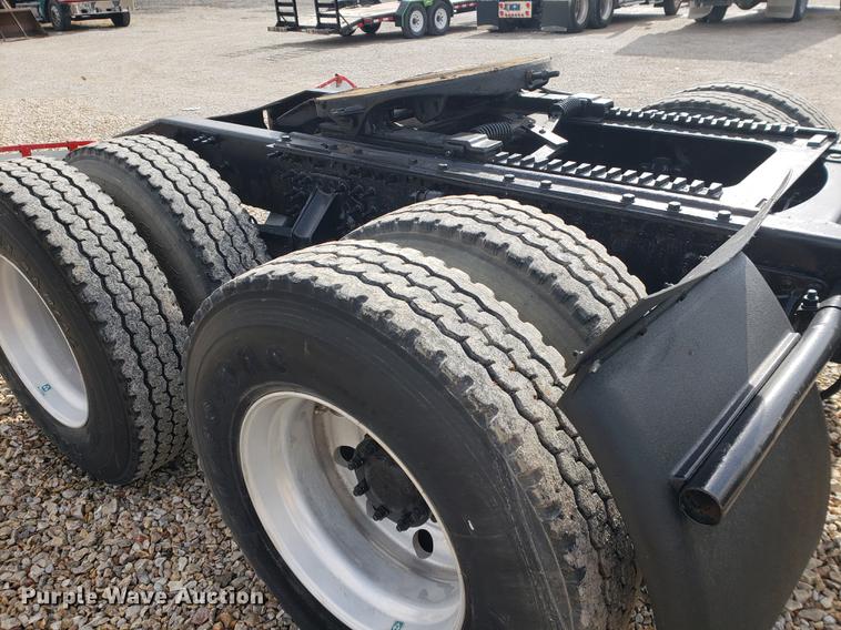 image for item DB9430 2008 Mack CXU semi truck