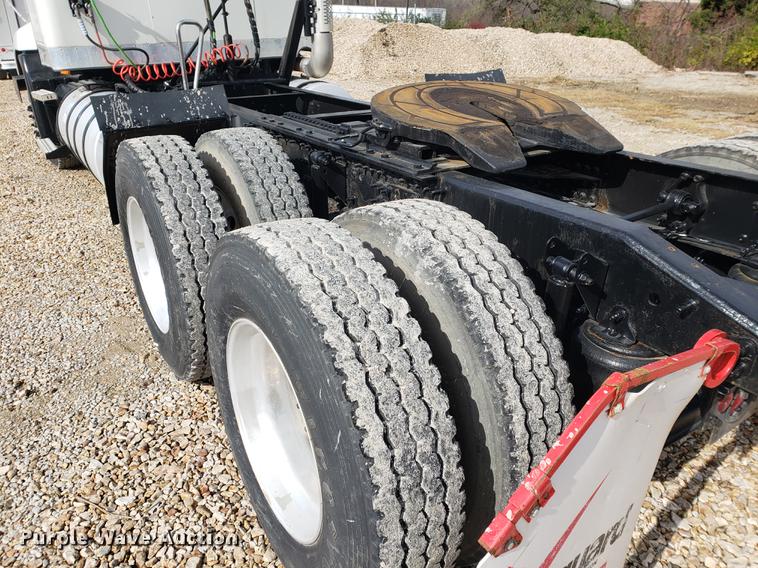 image for item DB9430 2008 Mack CXU semi truck