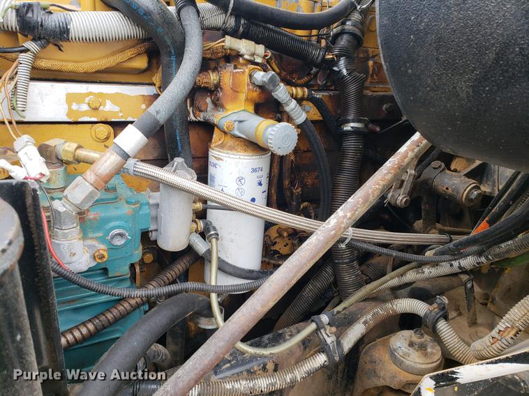 image for item DB9432 1999 International 9200 semi truck