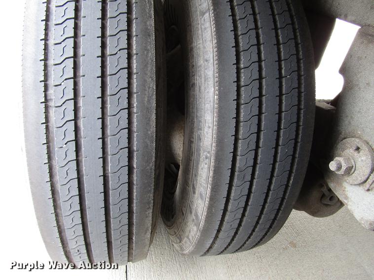 image for item DD3785 2004 Great Dane 7811TZ-1A refrigerated van trailer