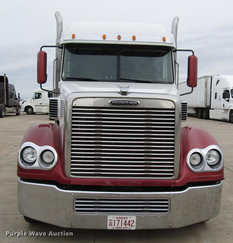 image for item DD3786 2003 Freightliner Coronado semi truck