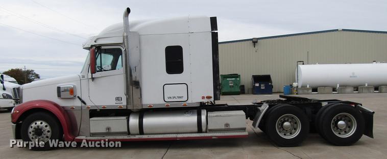 image for item DD3786 2003 Freightliner Coronado semi truck