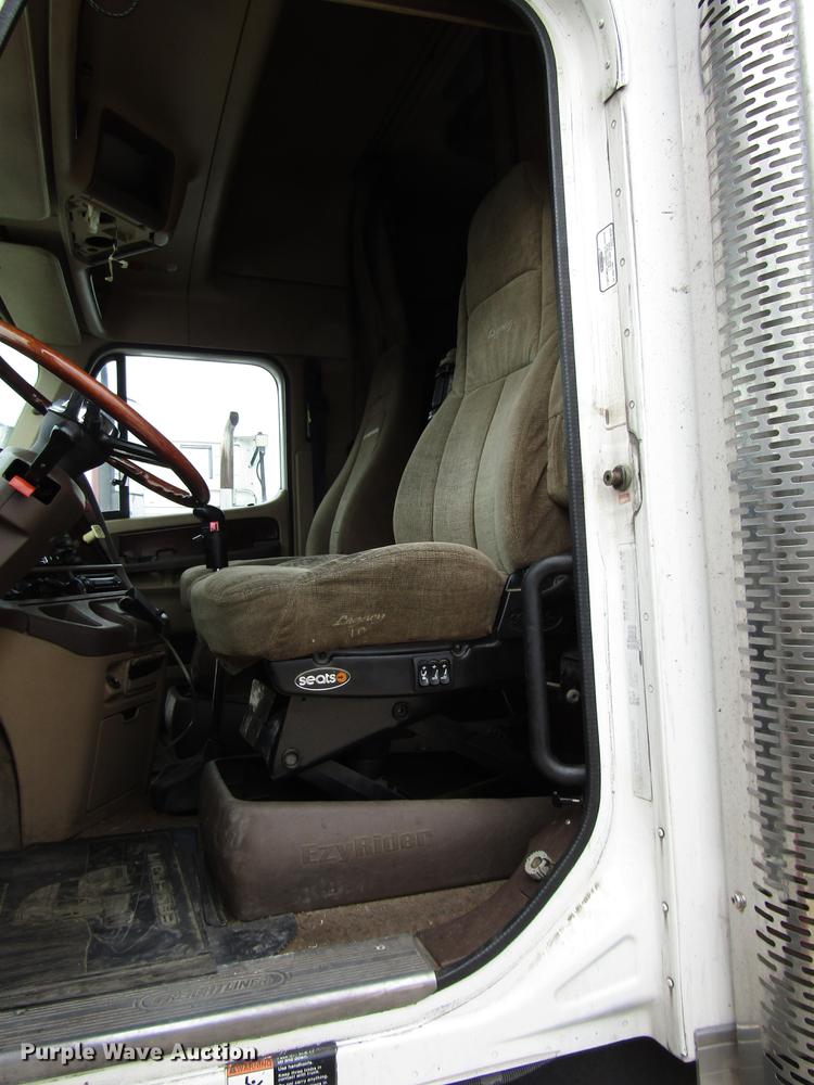 image for item DD3786 2003 Freightliner Coronado semi truck