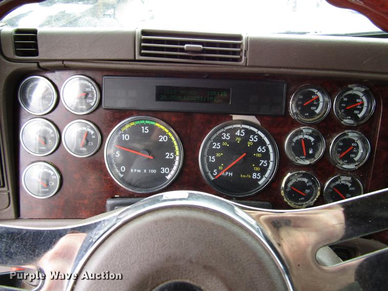 image for item DD3786 2003 Freightliner Coronado semi truck