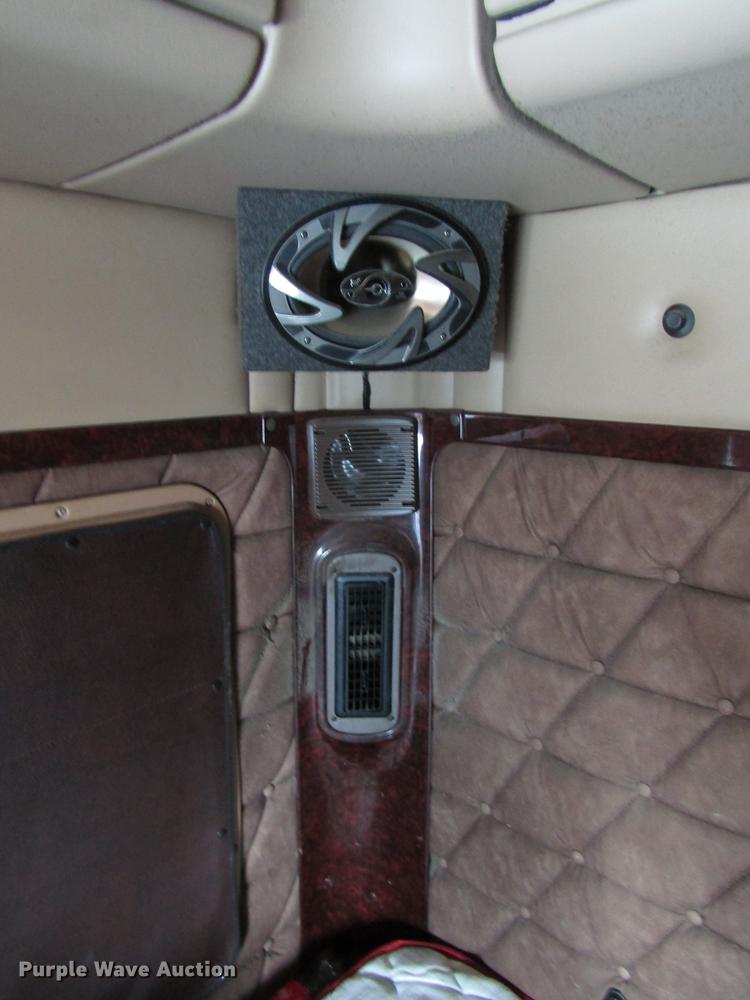 image for item DD3786 2003 Freightliner Coronado semi truck