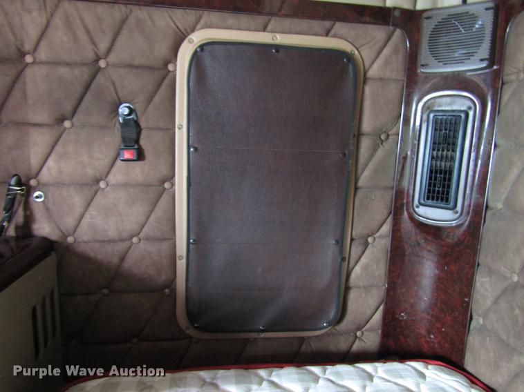 image for item DD3786 2003 Freightliner Coronado semi truck