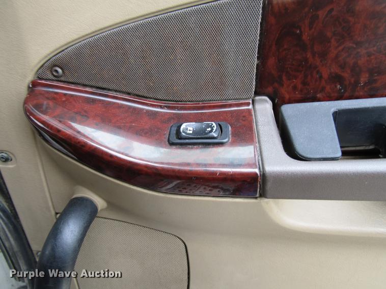 image for item DD3786 2003 Freightliner Coronado semi truck