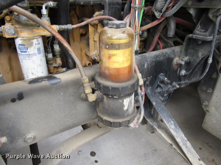 image for item DD3786 2003 Freightliner Coronado semi truck