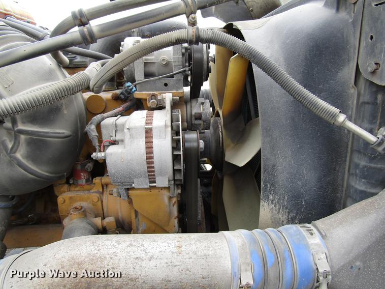 image for item DD3786 2003 Freightliner Coronado semi truck