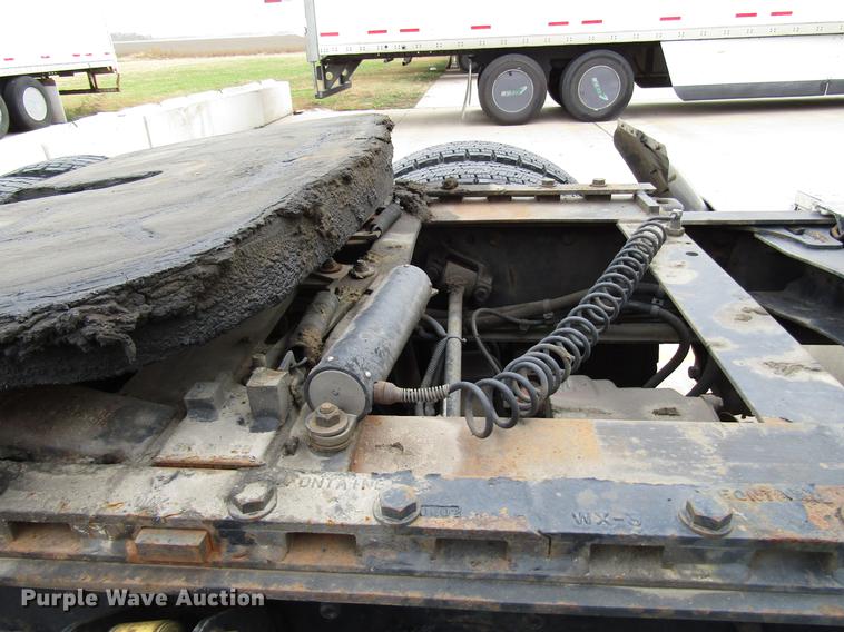 image for item DD3786 2003 Freightliner Coronado semi truck