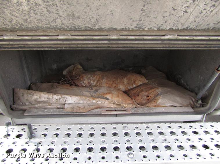 image for item DD3786 2003 Freightliner Coronado semi truck