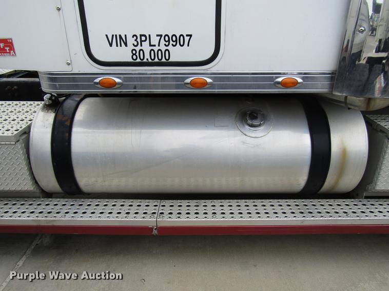 image for item DD3786 2003 Freightliner Coronado semi truck