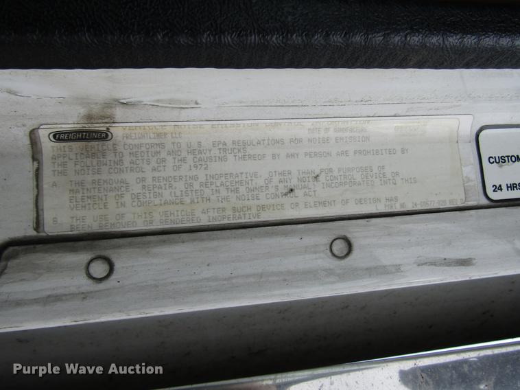 image for item DD3786 2003 Freightliner Coronado semi truck