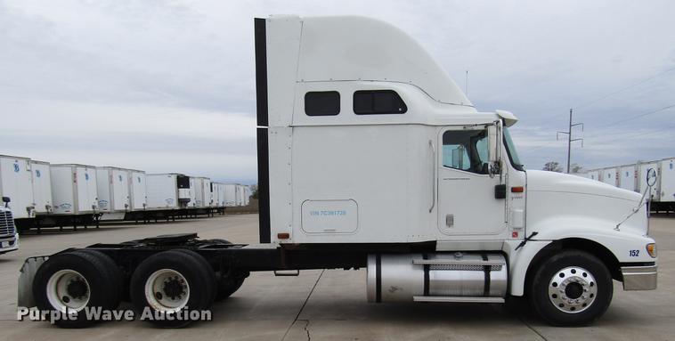 image for item DD3787 2007 International 9400i semi truck