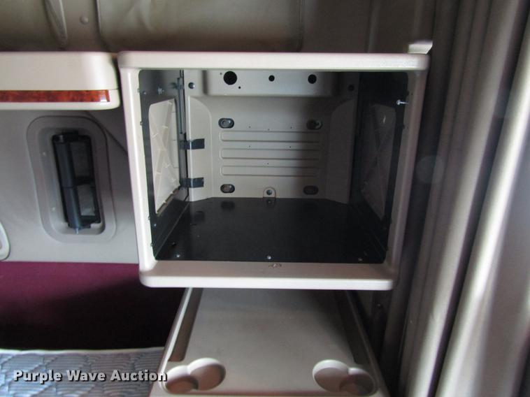 image for item DD3787 2007 International 9400i semi truck