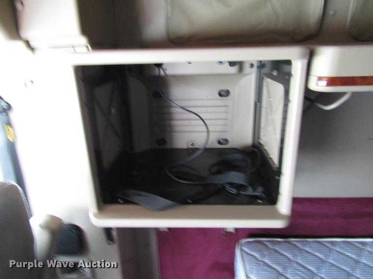 image for item DD3787 2007 International 9400i semi truck