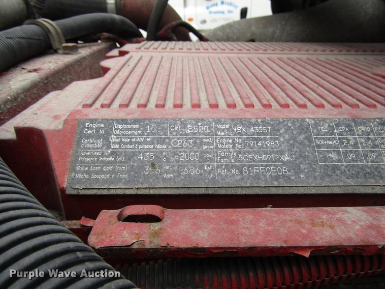 image for item DD3787 2007 International 9400i semi truck