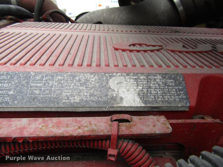 image for item DD3787 2007 International 9400i semi truck