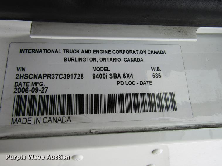 image for item DD3787 2007 International 9400i semi truck