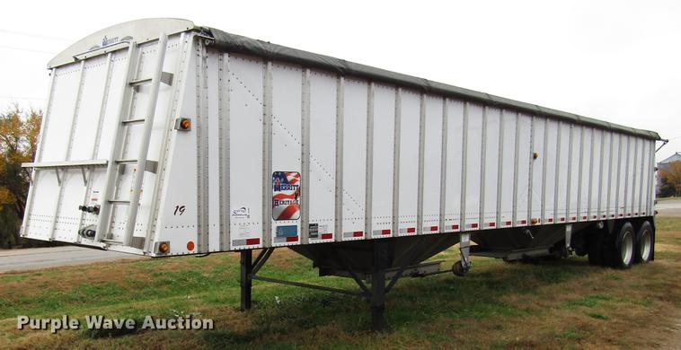 image for item DD3801 2017 Merritt double hopper bottom grain trailer