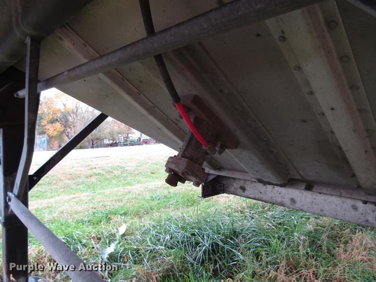 image for item DD3801 2017 Merritt double hopper bottom grain trailer