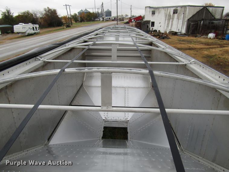 image for item DD3801 2017 Merritt double hopper bottom grain trailer