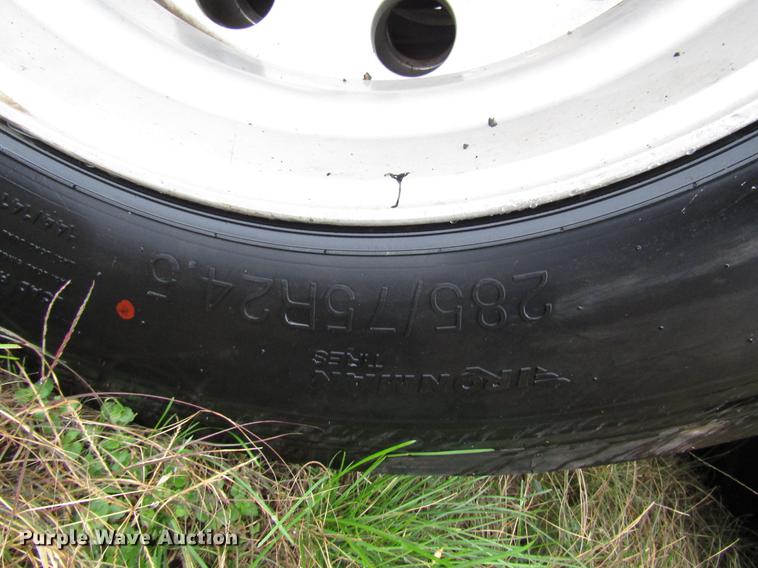 image for item DD3801 2017 Merritt double hopper bottom grain trailer