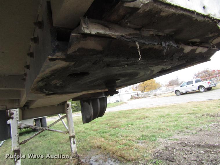 image for item DD3802 1994 CEI Pacer Paddle Wagon feed delivery trailer