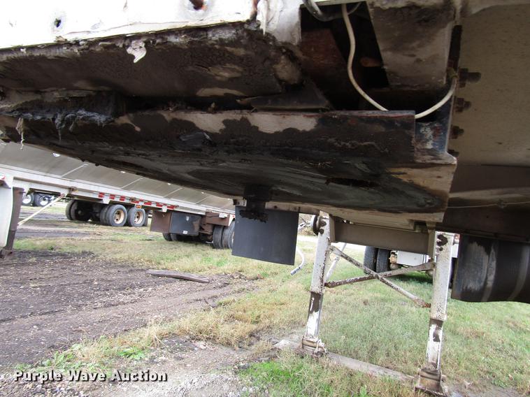 image for item DD3802 1994 CEI Pacer Paddle Wagon feed delivery trailer