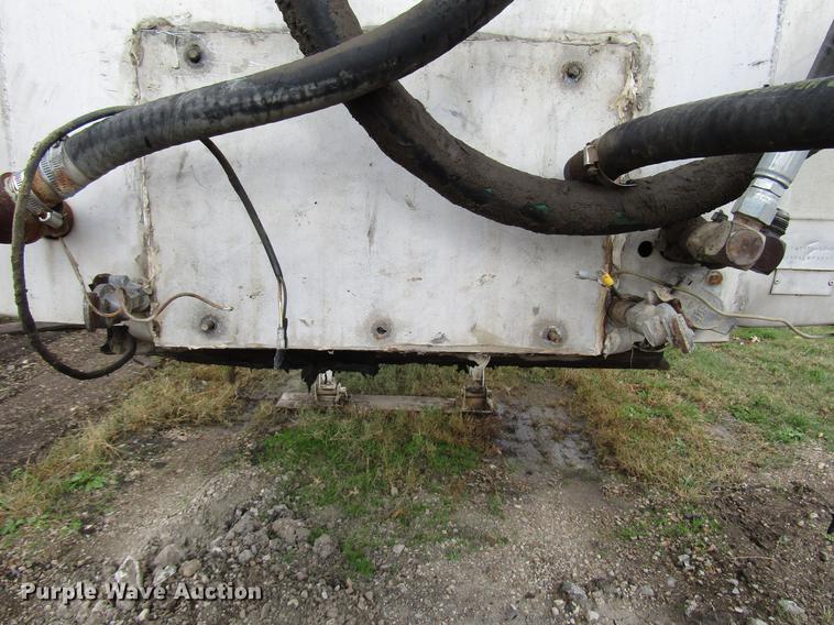 image for item DD3802 1994 CEI Pacer Paddle Wagon feed delivery trailer