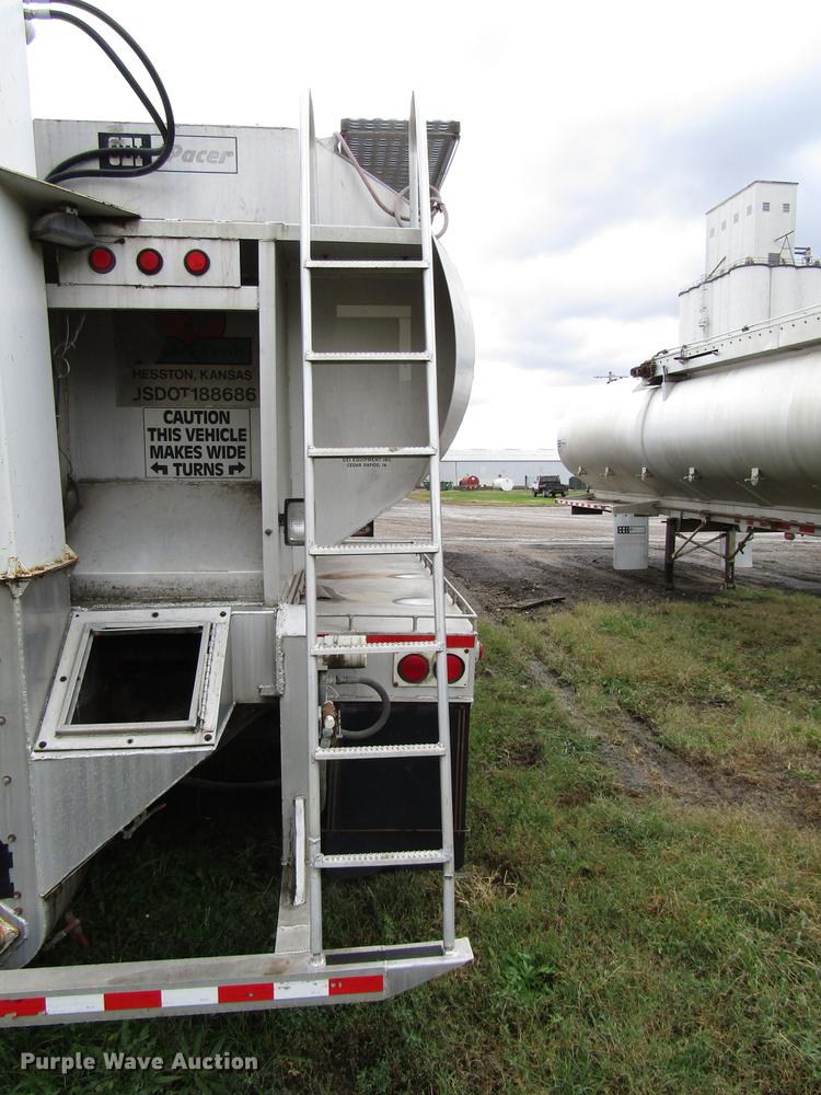 image for item DD3802 1994 CEI Pacer Paddle Wagon feed delivery trailer