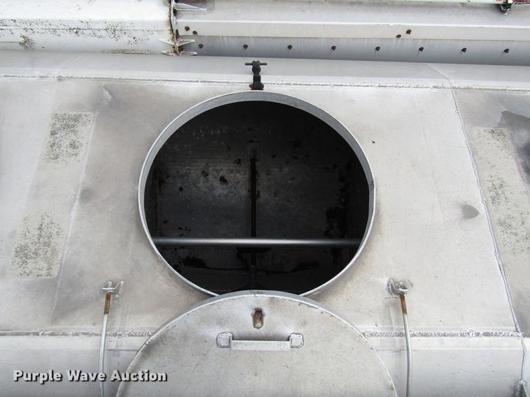 image for item DD3802 1994 CEI Pacer Paddle Wagon feed delivery trailer