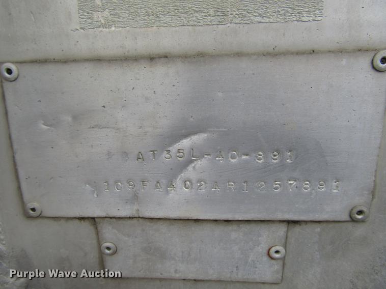 image for item DD3802 1994 CEI Pacer Paddle Wagon feed delivery trailer