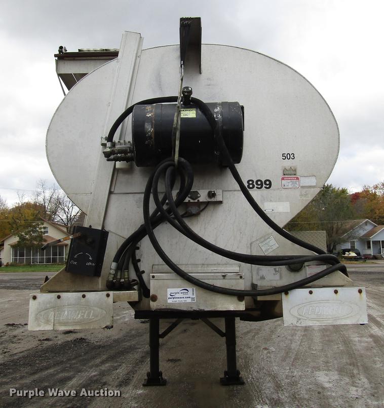 image for item DD3803 2003 Ledwell LW45APW feed delivery trailer