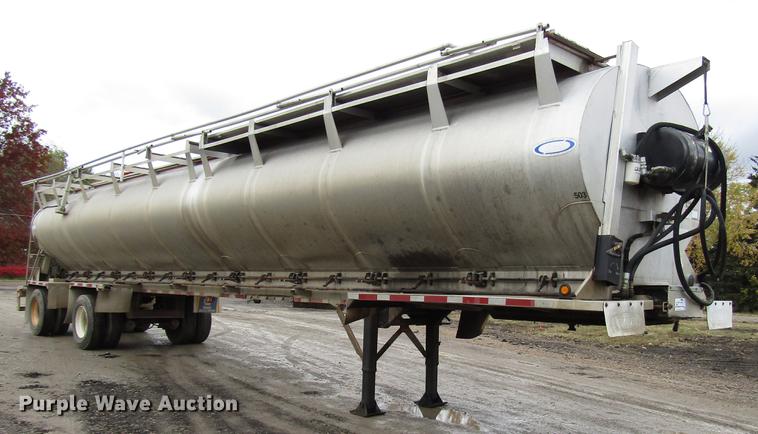 image for item DD3803 2003 Ledwell LW45APW feed delivery trailer