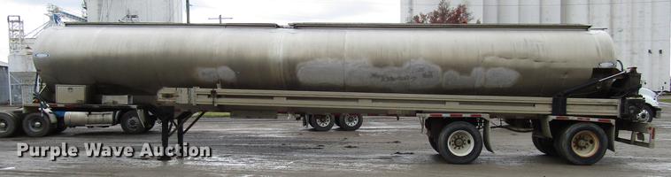 image for item DD3803 2003 Ledwell LW45APW feed delivery trailer